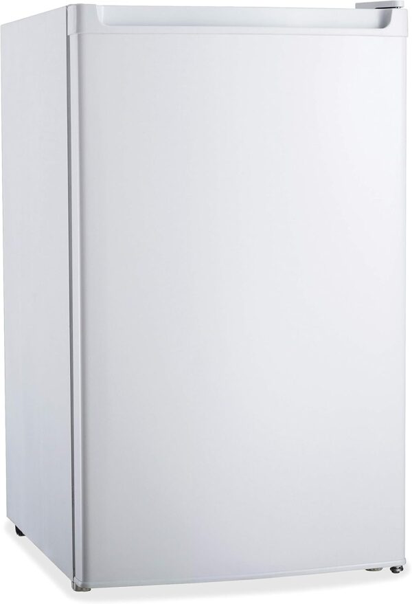 Avanti RM4406W Refrigerator: Energy Star Compliant 4.4CF White Model